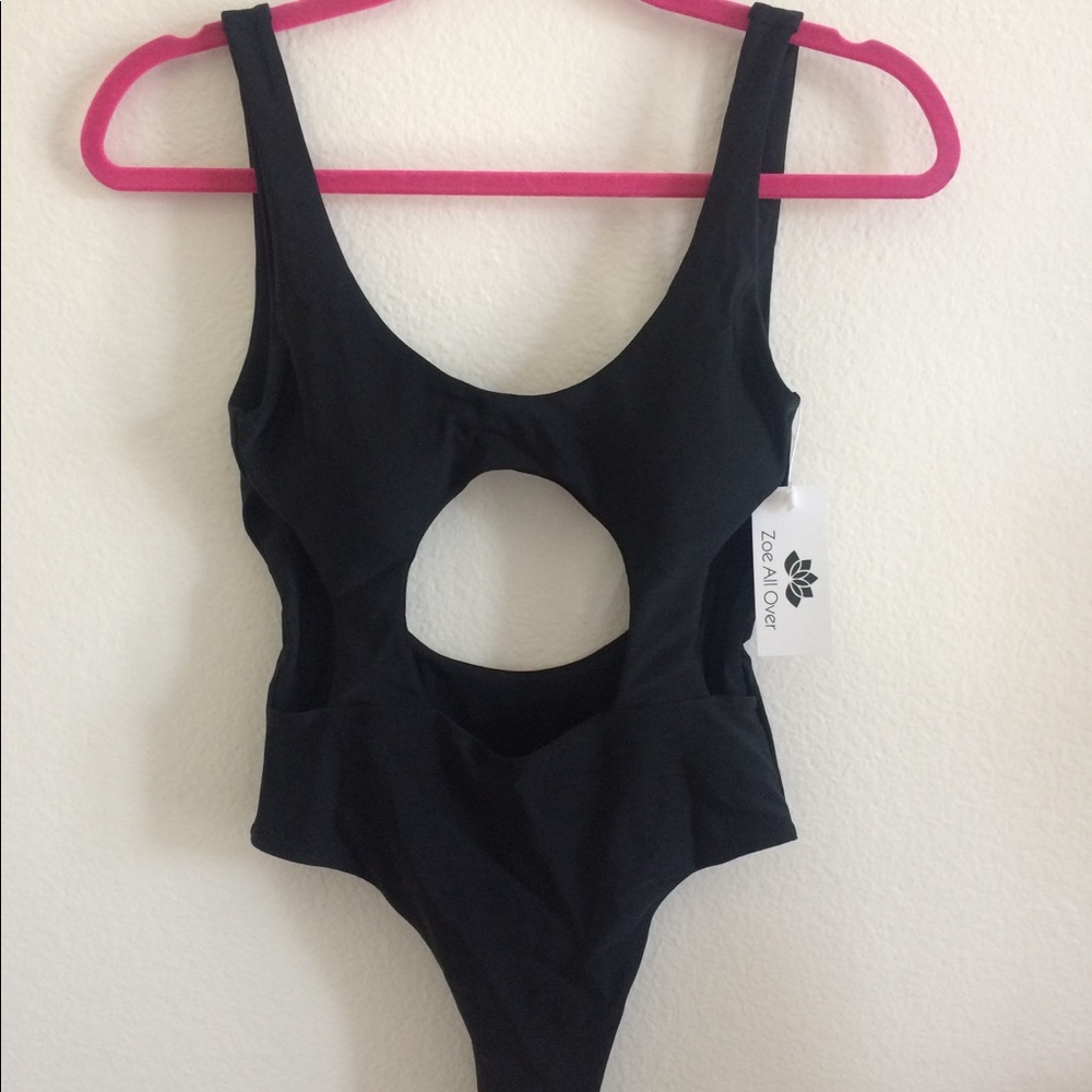 Cut Out One Piece Swimsuit 🔥